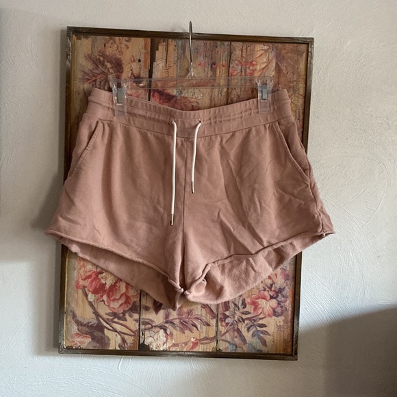 MATE THE LABEL FREE PEOPLE STRETC BLUSH ORGANIC COTTON TERRY LOUNGE SWEAT SHORTS - Picture 3 of 16
